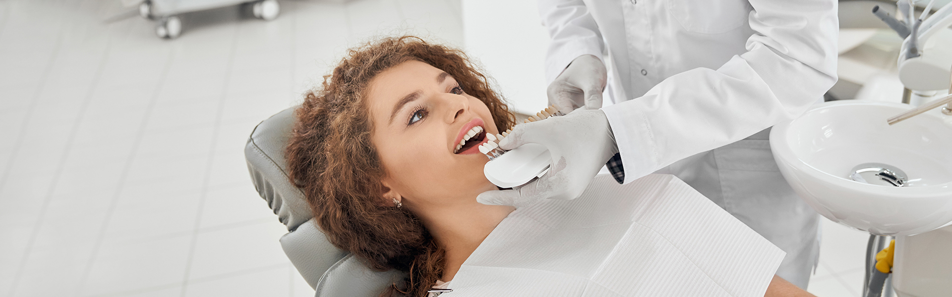 How Dental Veneers Can Fix Multiple Cosmetic Issues at Once?