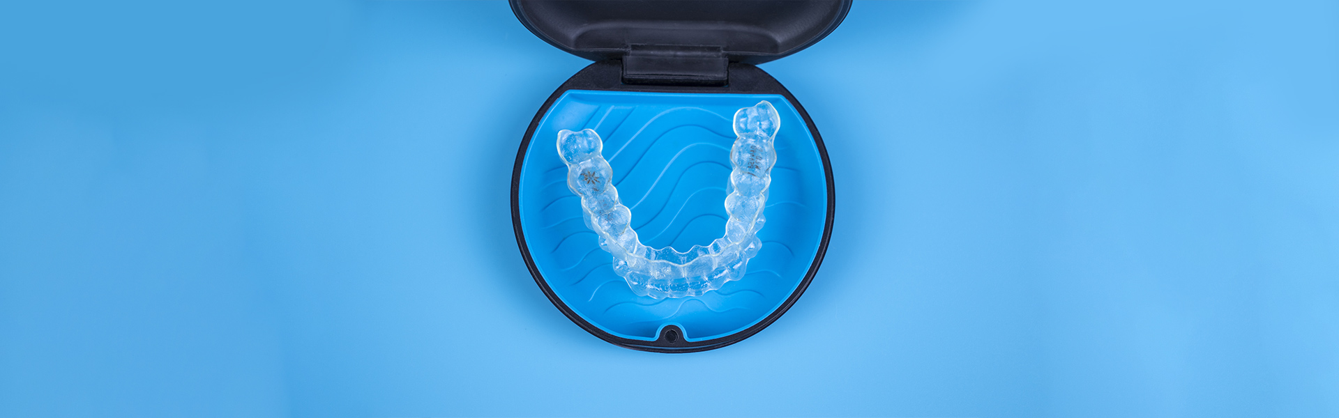 Why Invisalign Is the Preferred Choice for Busy Professionals?